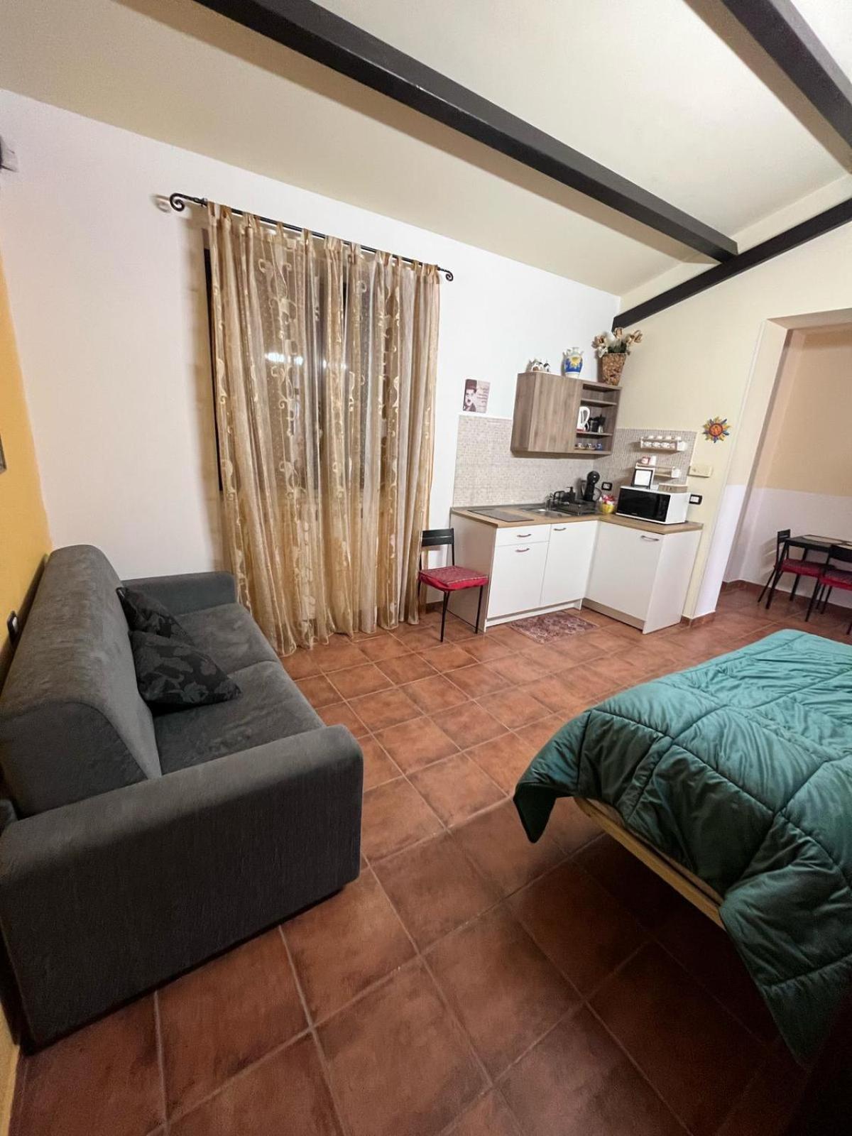 Case Vacanza E Camere In Villa Isabella Con Parcheggio Custodito E Wifi Джоя-дель-Колле Екстер'єр фото